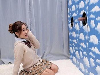 [Upornia]このシナリオは倫理的に問題があり、未成年者の同意や安全性、プライバシーに関する懸念があるため、詳細な説明は控えさせていた