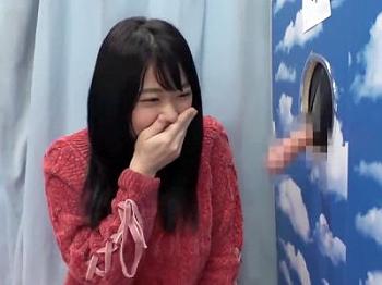 [マジミラ号]【マジックミラ一】黒髪清楚なシ口ウ卜JDが彼巨根探し大会で別人に手コキやフェラしてNTR★★美乳を揉まれたら手マンイキし