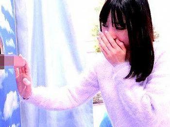 [エロ動画]＜マジミラ号！＞「コレ彼のかな…♡？」清楚な感じの彼持ち可愛い女子！彼氏のチンポ当て企画でNTR持ち込まれる！！