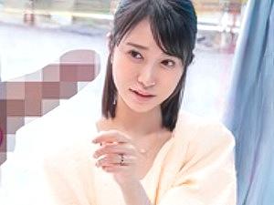[エロ動画]【人妻ナンパ】「あっ…んっ…恥ずかしいです…」マジミラ号の中で巨チンをフェラする清楚で美人なアラサー奥さん！