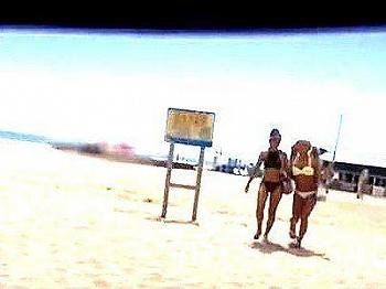 [エロ動画]≪マジミラ号！≫【バカそうなＧＡＬ・・・発見！】海でのこのこついてきたＧＡＬ！マジミラ号で媚薬マッサでNTR！！！