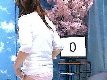 [エロ動画]＜マジックミラー＞「スマタするの？」お花見でホロ酔い気分の男女！スマタ企画挑戦したら・・・やっとる！！！