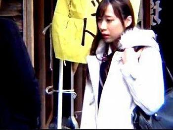 [エロ動画]≪マジミラ号≫【私ですか…？？】就学旅行中のカワイイ女子！誘われて野球拳でエチエチに！！！